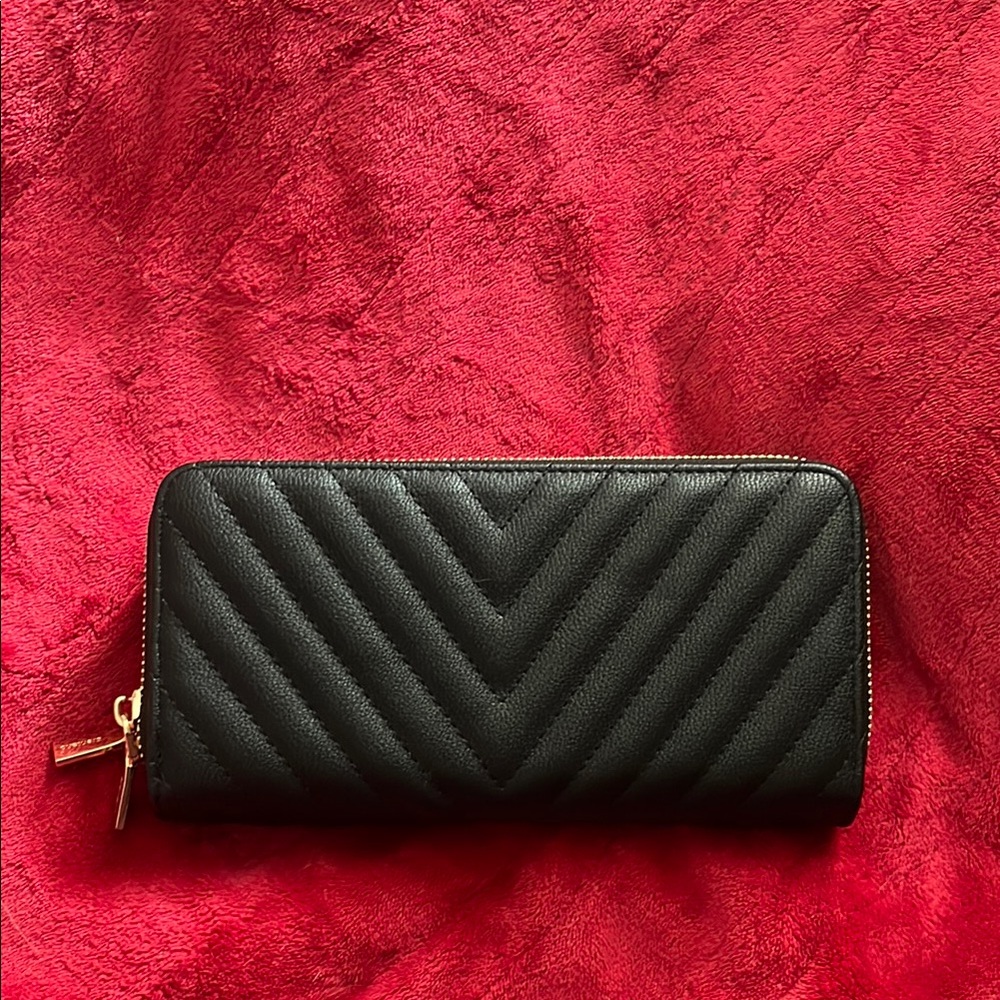 Black Quilted Women's Wallet/Belt Bag NWOT